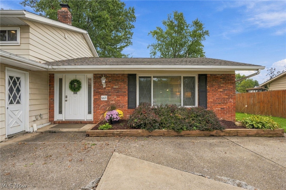 6611 Wedgewood Drive