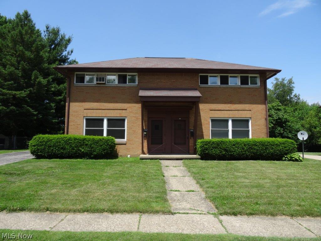 Turnkey investment property. All brick twinplex with tons of updates. Furnaces, 2000 and 2012, all new windows 2011, new carpet 2011 and 2014, new hot water tanks 2009 and 2013, electric service and panels upgraded to 200AMP in 2010, some newer appliances, newer kitchen counters. Large back yard with patio area and storage shed. Great value!!!