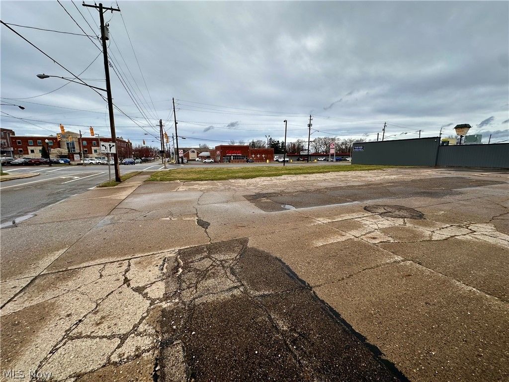 Photo of 317 E State Street, Alliance, OH 44601 (MLS # 5191989)