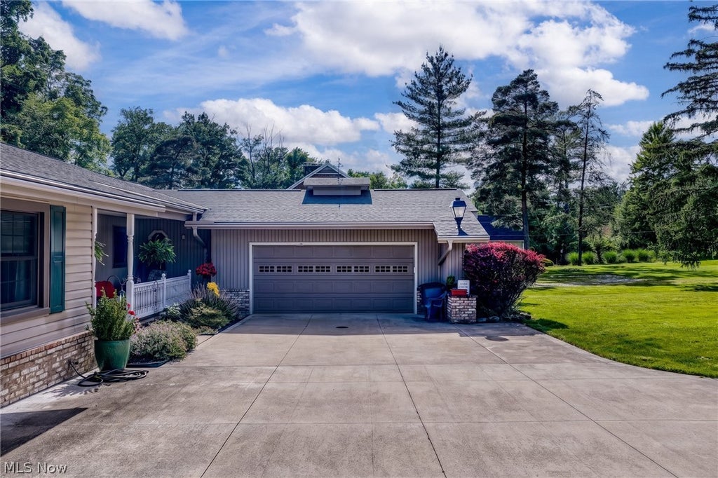 Photo of 3270 Harris Road, Broadview Heights, OH 44147 (MLS # 5219925)