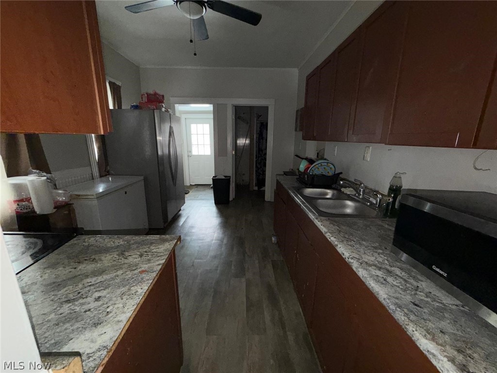 3942 Poe Avenue