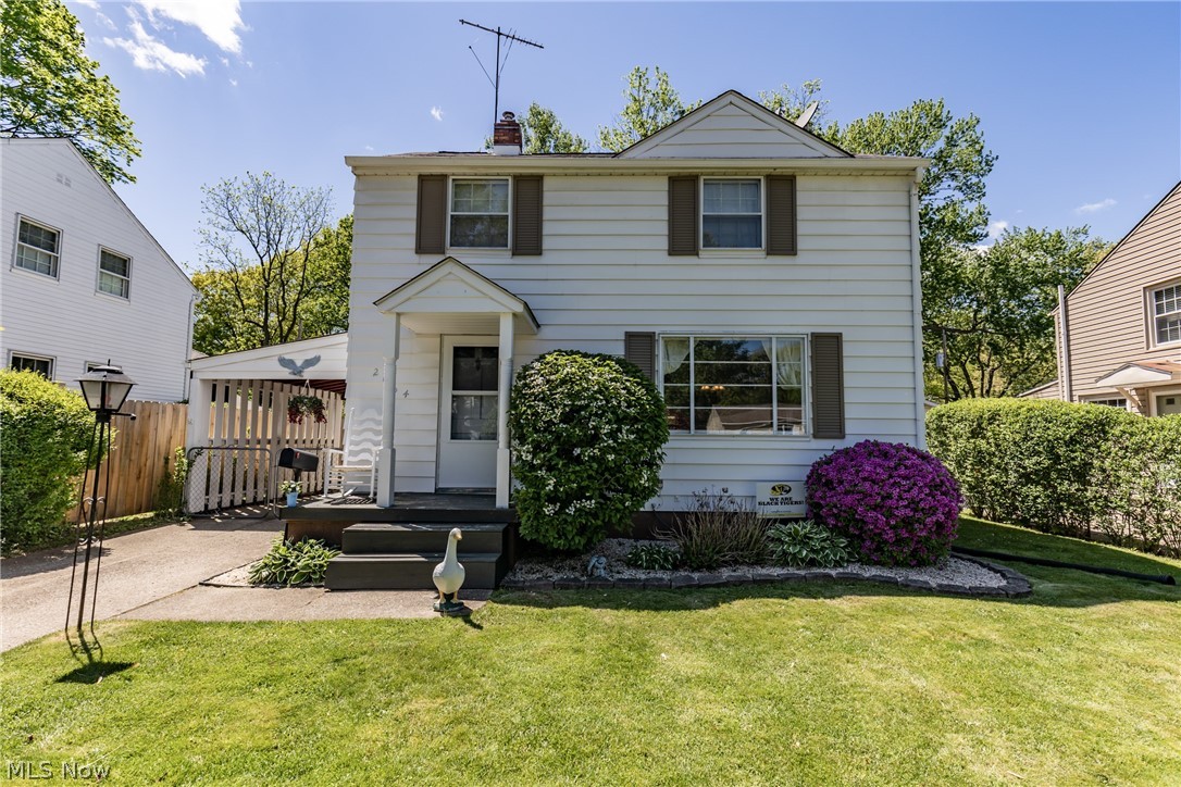 Welcome to this charming Colonial home in Cuyahoga Falls! This home boasts a large living room with lots of windows for natural light to shine on those beautiful hardwood floors. Off the living room is the dinning that is connected to both the kitchen and steps down into a family room. This set up is perfect for entertaining! The kitchen is all updated with with white shaker cabinets, , subway tile back splash, new counter tops, and stainless steel appliances. The family room has a sliding glass door for access to the wonderful fenced in backyard! Three nicely sized bedrooms all with the beautiful hardwood floors! This house also has the perfect location with close access to shopping, the highway, restaurants, and the River!
