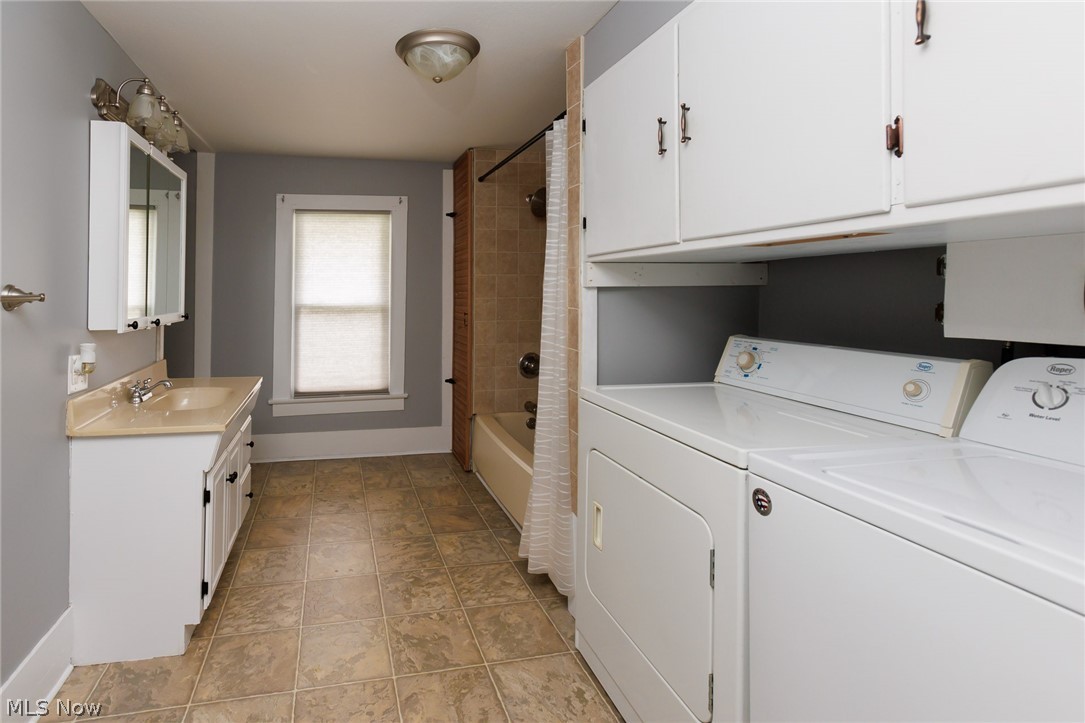 Village/Apple Crk - Residential