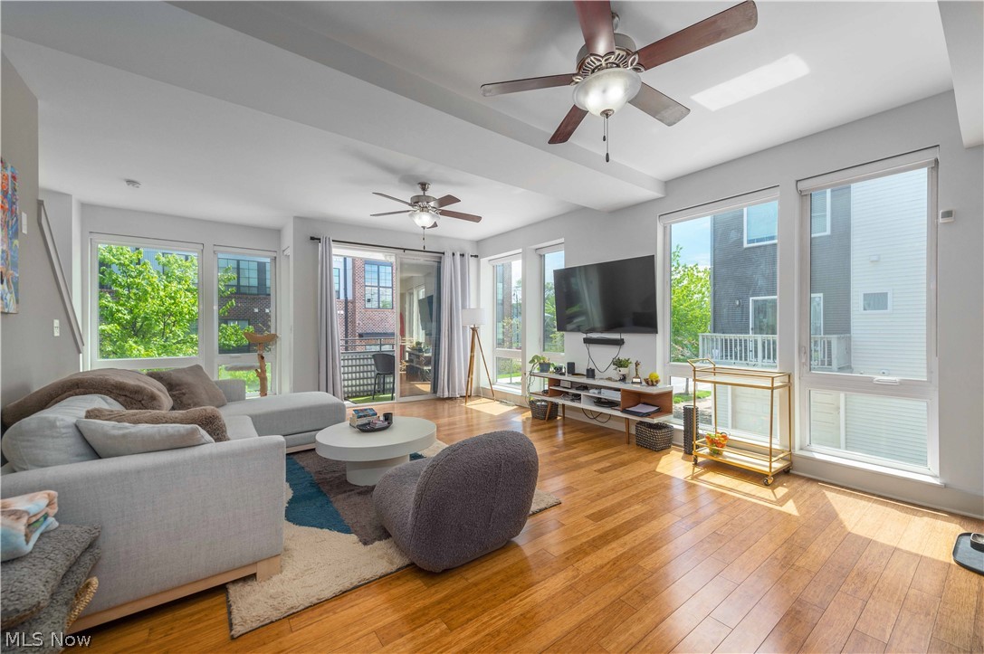 Battery Park Twnhms Condo - Residential