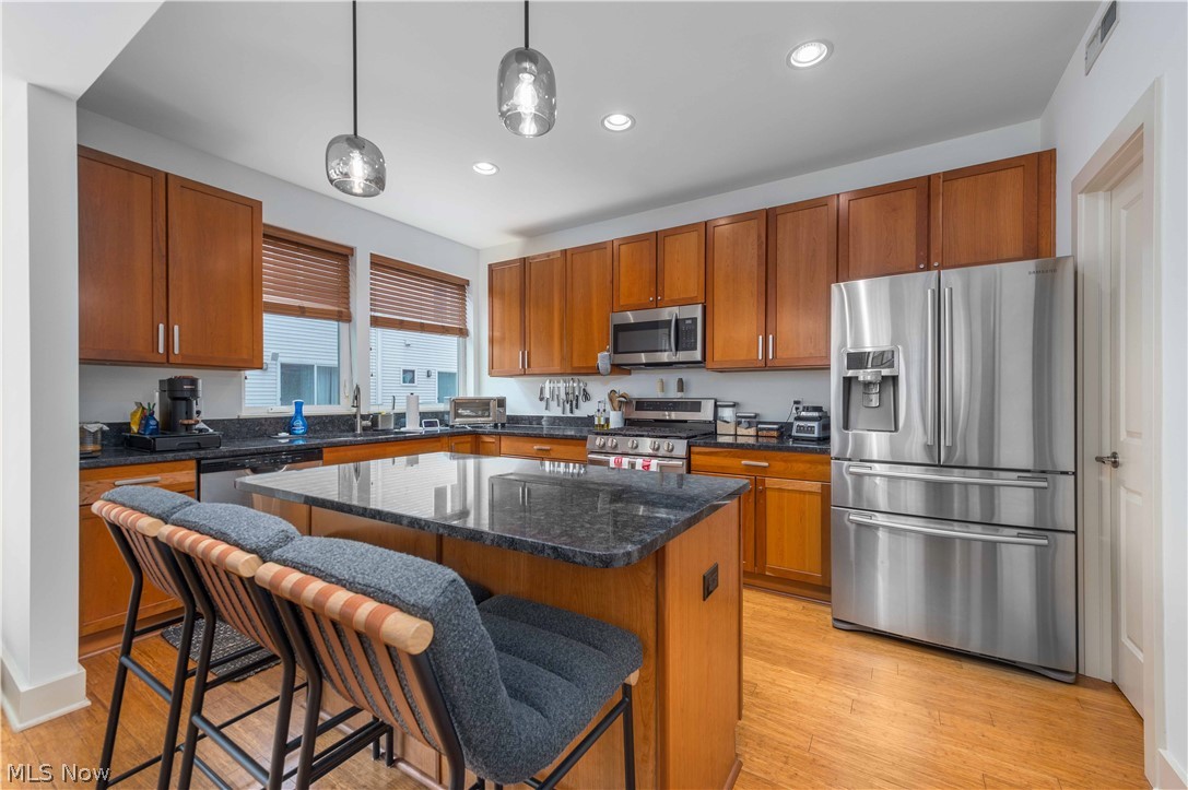 Battery Park Twnhms Condo - Residential