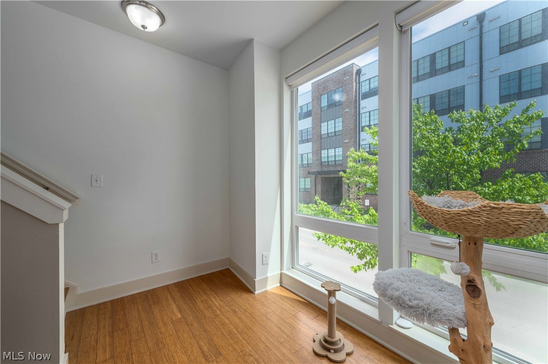Battery Park Twnhms Condo - Residential