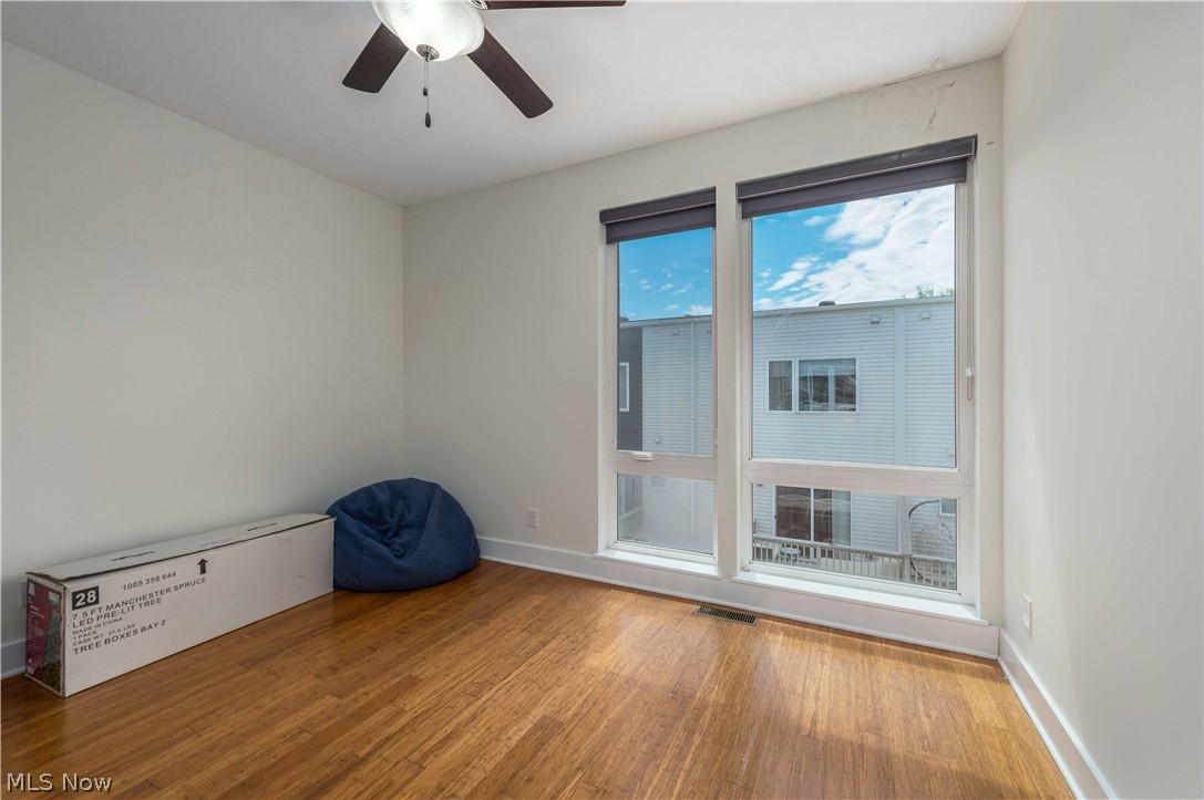 Battery Park Twnhms Condo - Residential