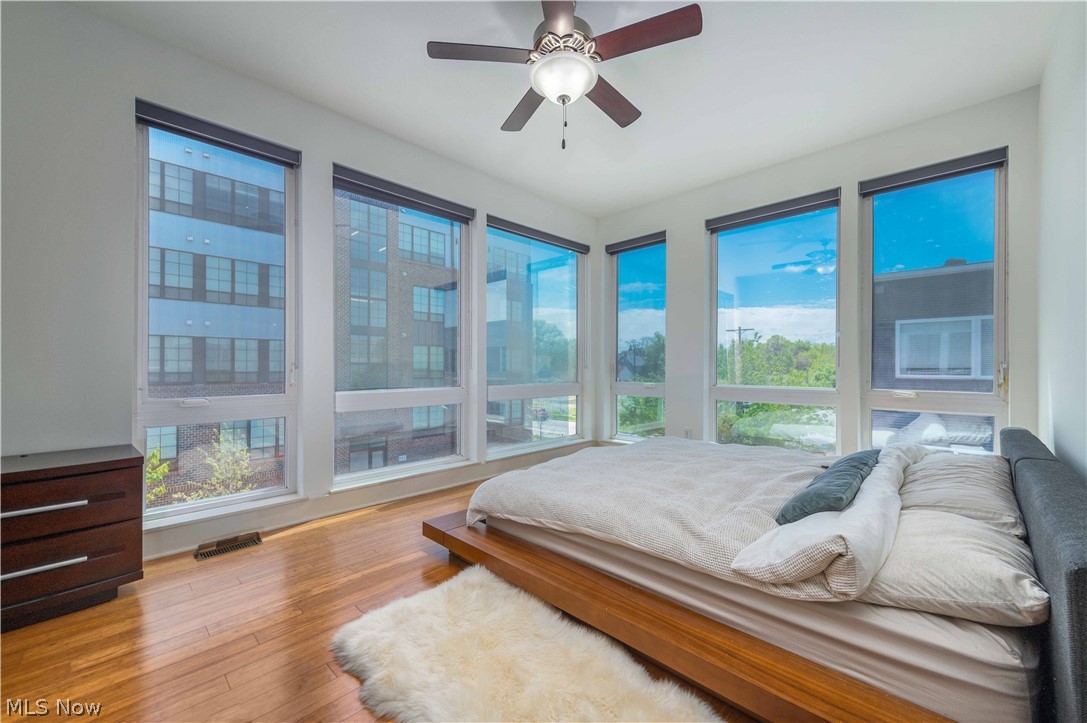 Battery Park Twnhms Condo - Residential