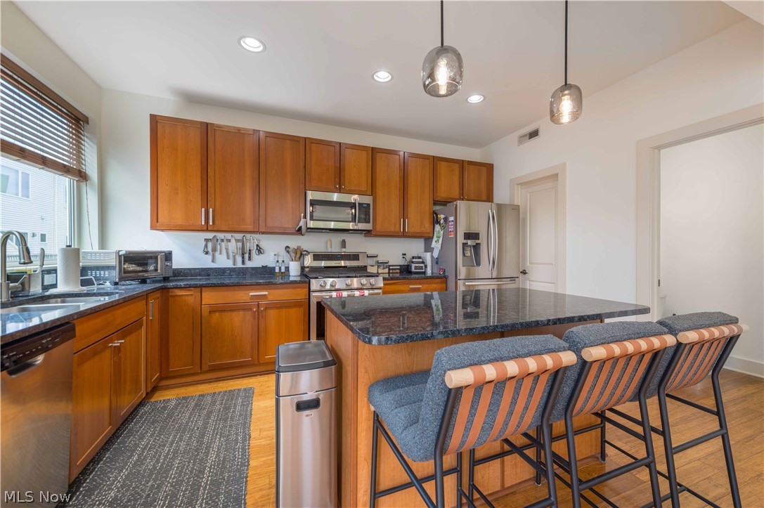 Battery Park Twnhms Condo - Residential