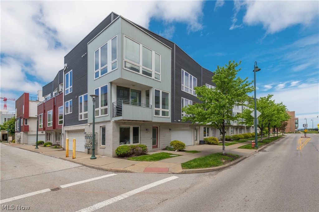 Photo of 1266 W 73rd Street, Cleveland, OH 44102 (MLS # 5208222)