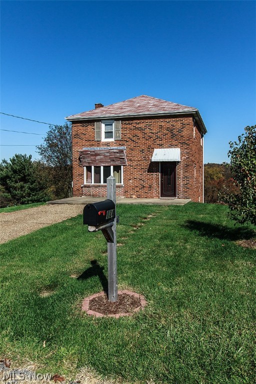 Main image without alt text