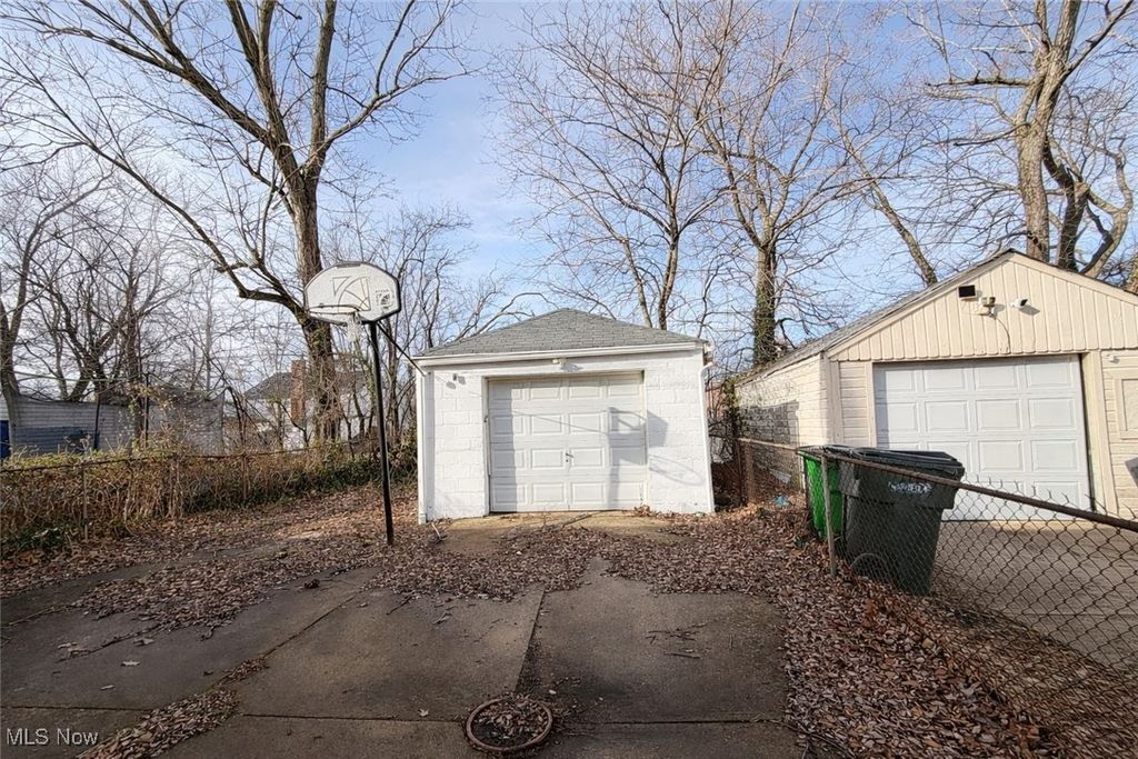 Photo of 25161 Euclid Avenue, Euclid, OH 44117 (MLS # 5180280)