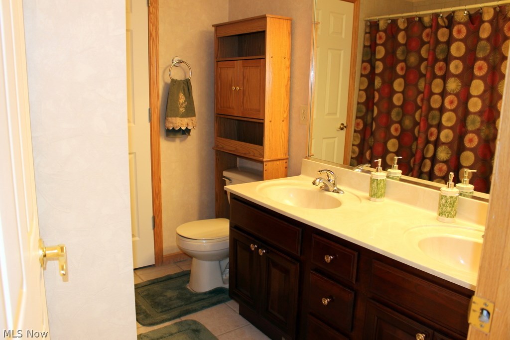 Alexandra Place Condo - Residential