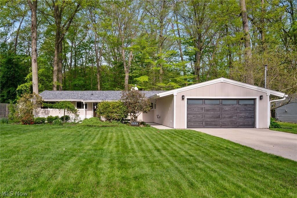 Photo of 2398 Chestnut Drive, Westlake, OH 44145 (MLS # 5206999)