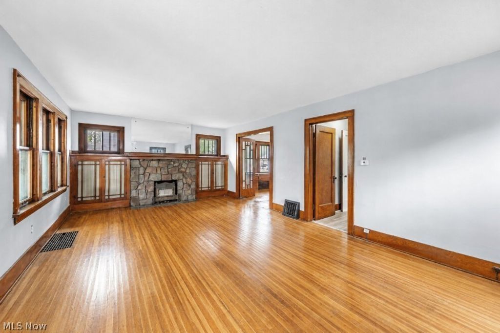Photo of 1396 Curtis Street, Akron, OH 44301 (MLS # 5209457)