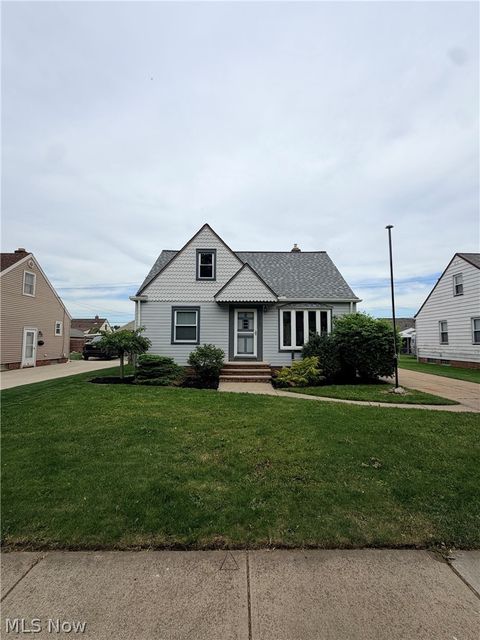 Homes For Sale - 4717 Summer Lane<br/> Brooklyn, OH 44144