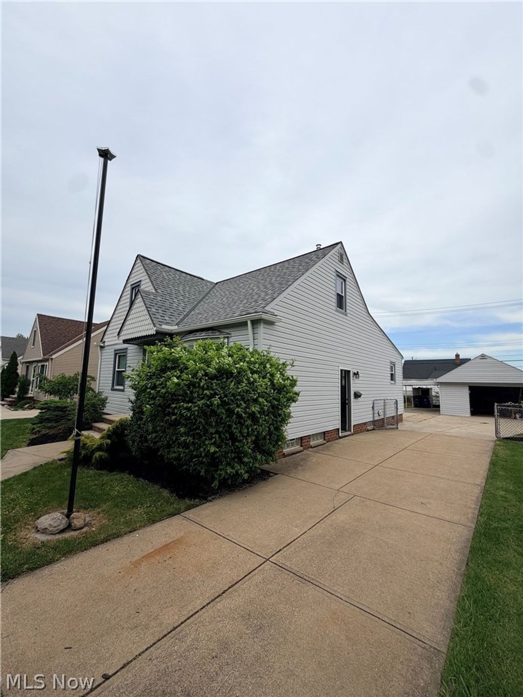 Photo of 4717 Summer Lane, Brooklyn, OH 44144 (MLS # 5211518)