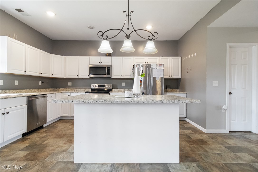 Anna M Shry Tr - Residential