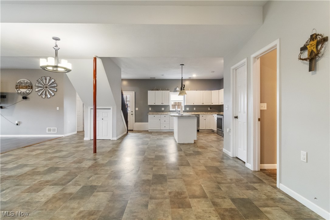 Anna M Shry Tr - Residential