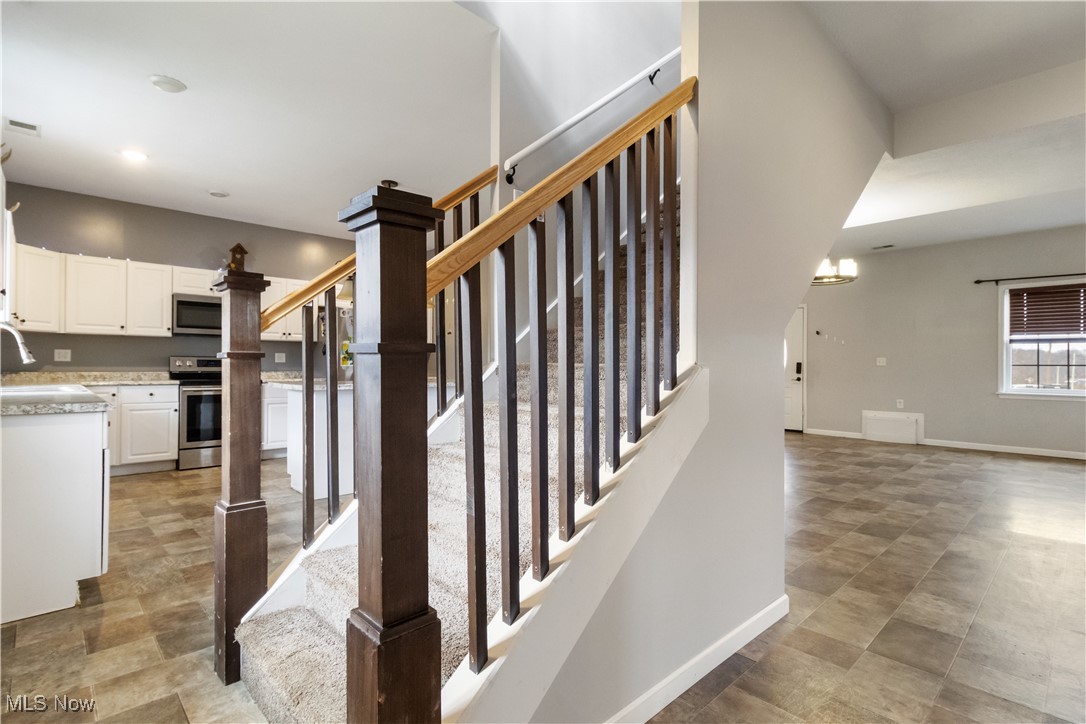 Anna M Shry Tr - Residential