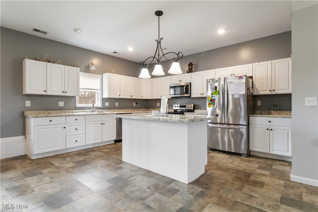 Anna M Shry Tr - Residential