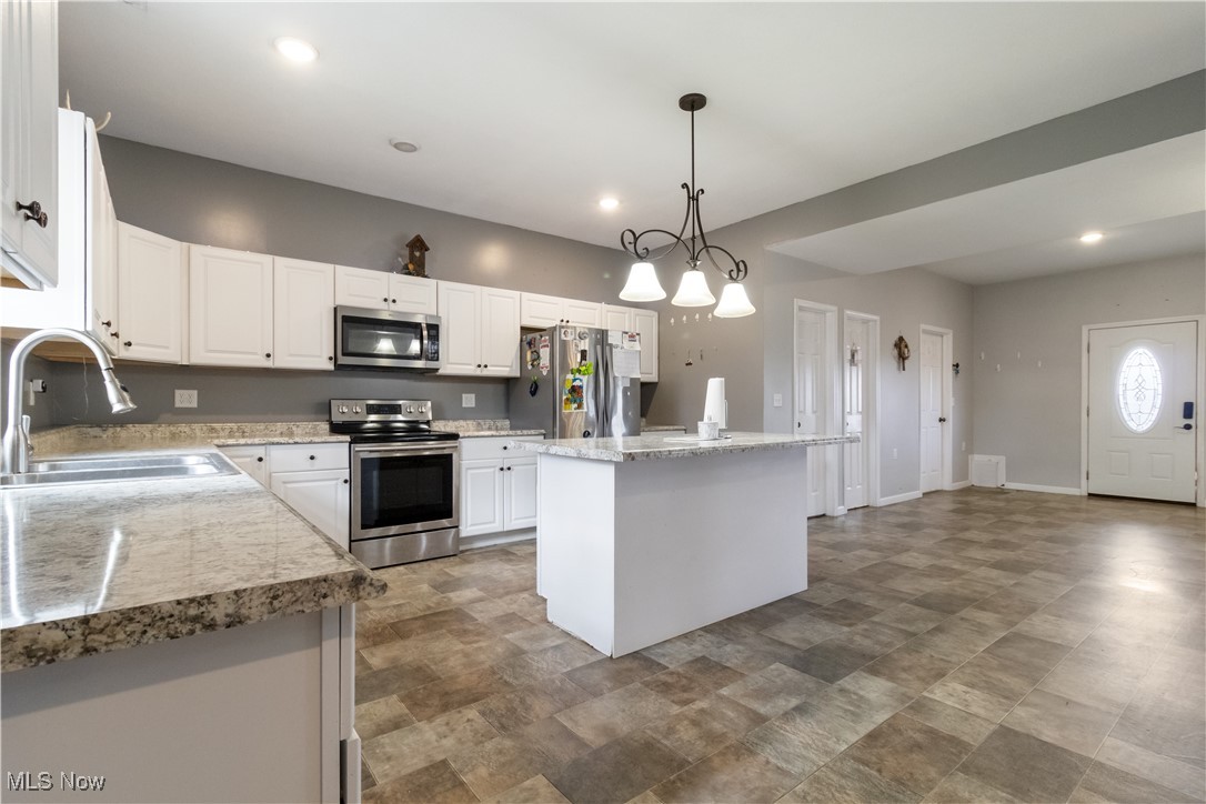 Anna M Shry Tr - Residential