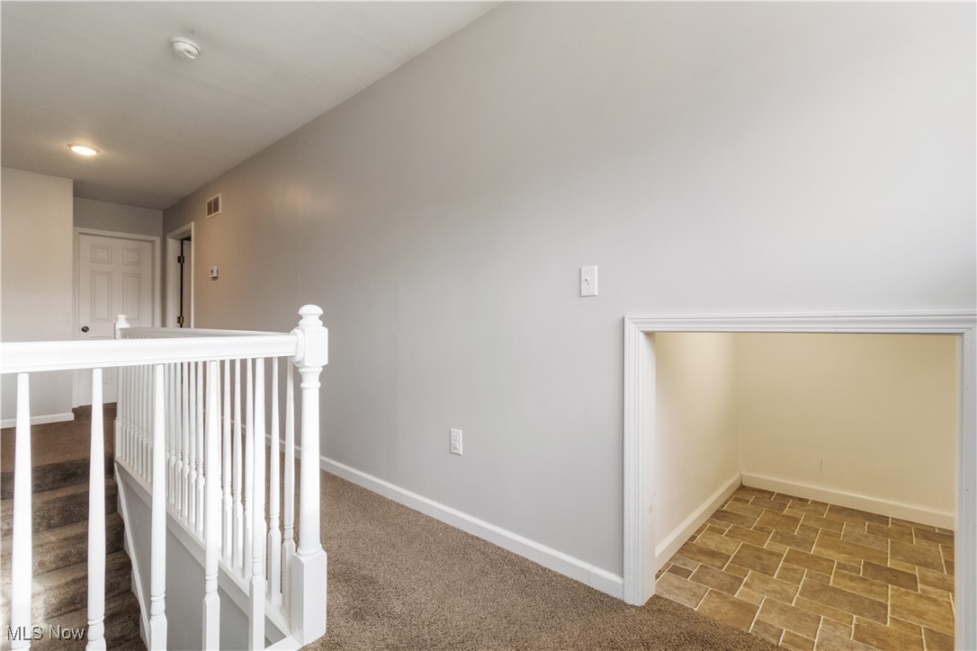 Anna M Shry Tr - Residential