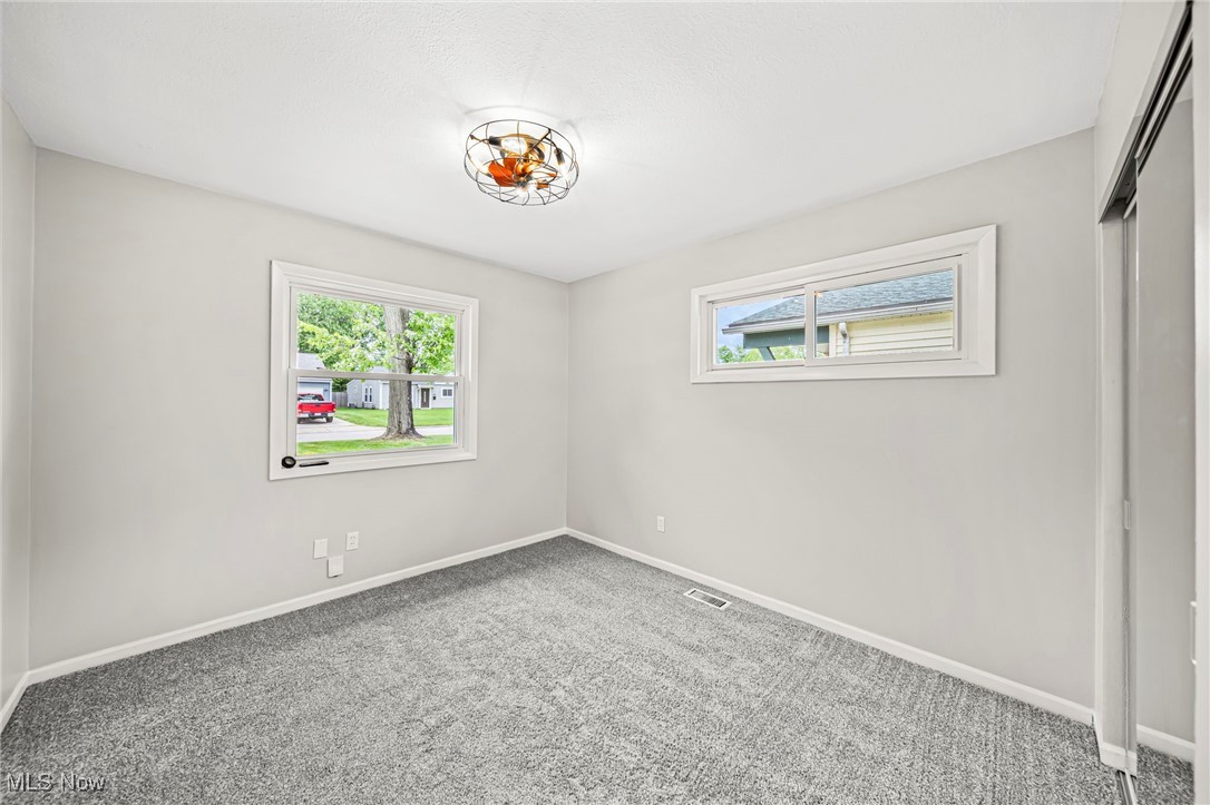 5052 Forest Road, Mentor, Ohio image 30