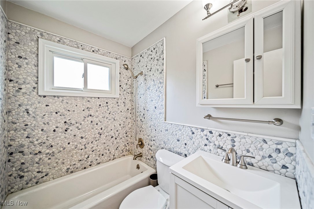 5052 Forest Road, Mentor, Ohio image 29
