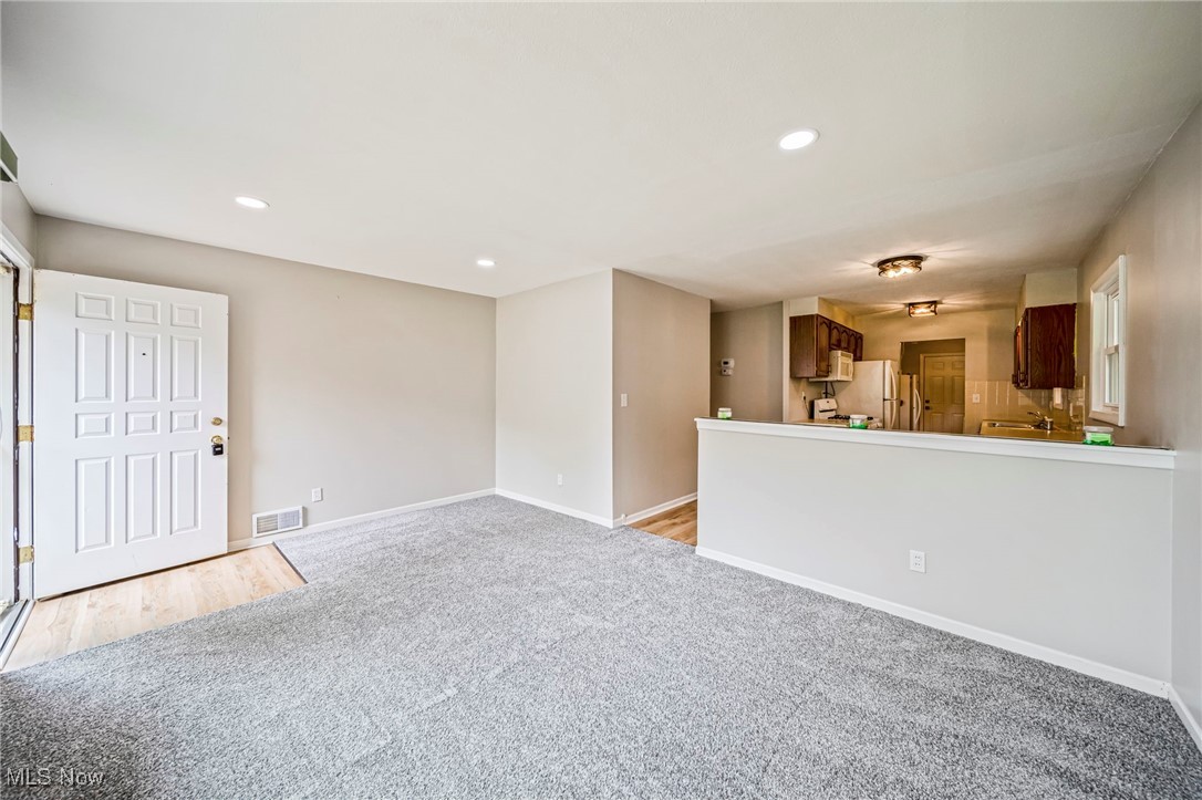 5052 Forest Road, Mentor, Ohio image 16