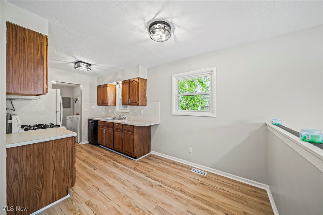 5052 Forest Road, Mentor, Ohio image 17