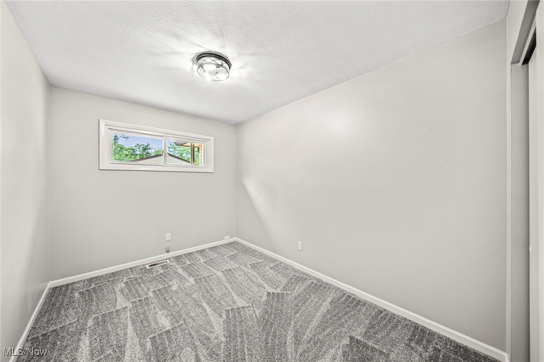 5052 Forest Road, Mentor, Ohio image 24