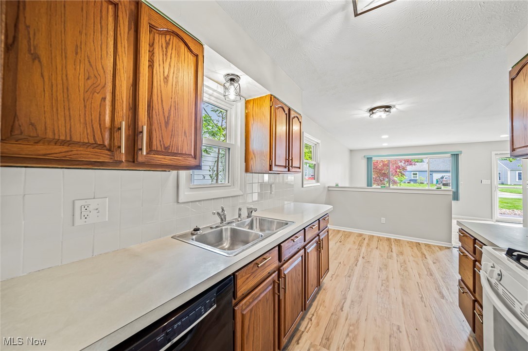 5052 Forest Road, Mentor, Ohio image 21