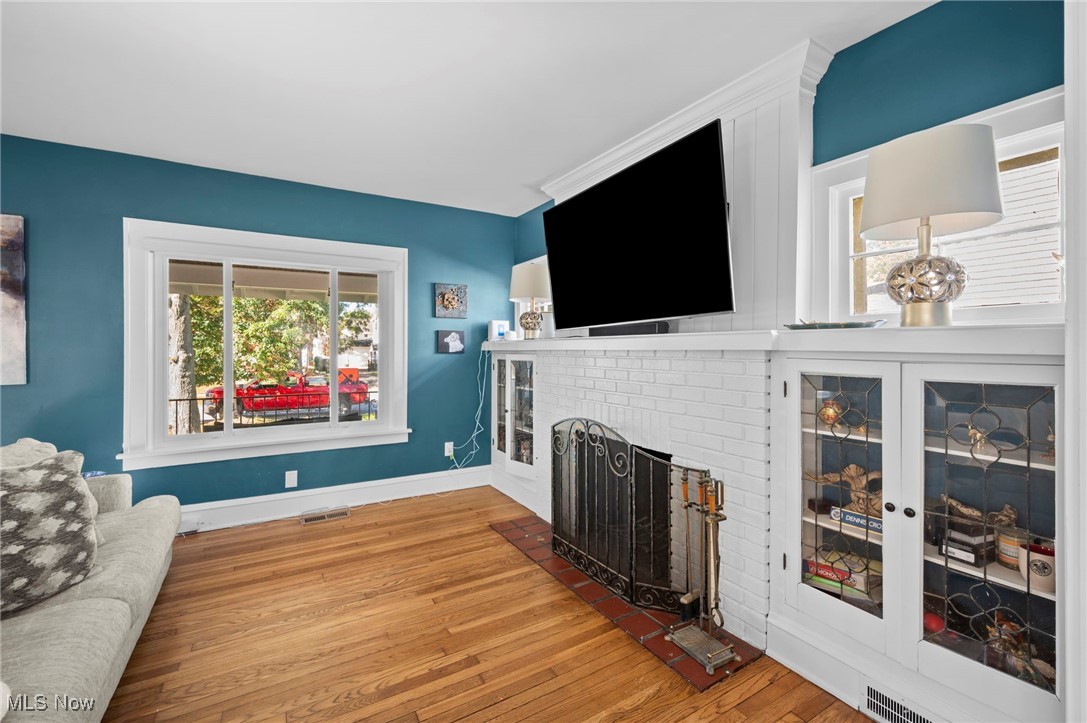 Lakewood, Ohio 44107, United States, 4 Bedrooms Bedrooms, ,4 BathroomsBathrooms,Residential,Active,222073