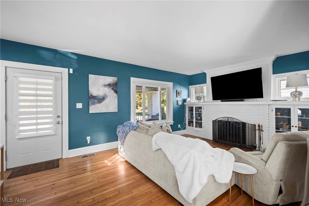 Lakewood, Ohio 44107, United States, 4 Bedrooms Bedrooms, ,4 BathroomsBathrooms,Residential,Active,222073