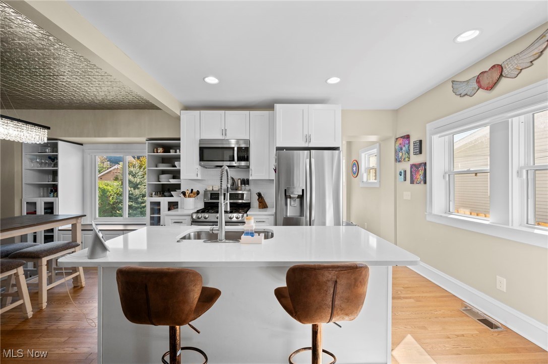 Lakewood, Ohio 44107, United States, 4 Bedrooms Bedrooms, ,4 BathroomsBathrooms,Residential,Active,222073