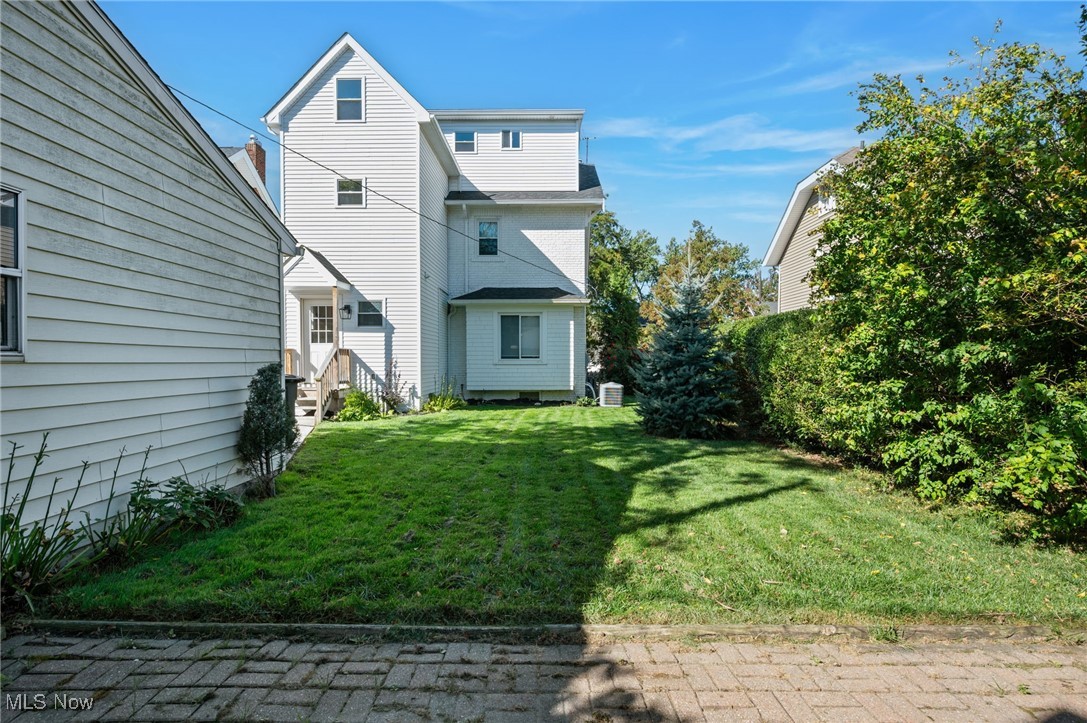 Lakewood, Ohio 44107, United States, 4 Bedrooms Bedrooms, ,4 BathroomsBathrooms,Residential,Active,222073