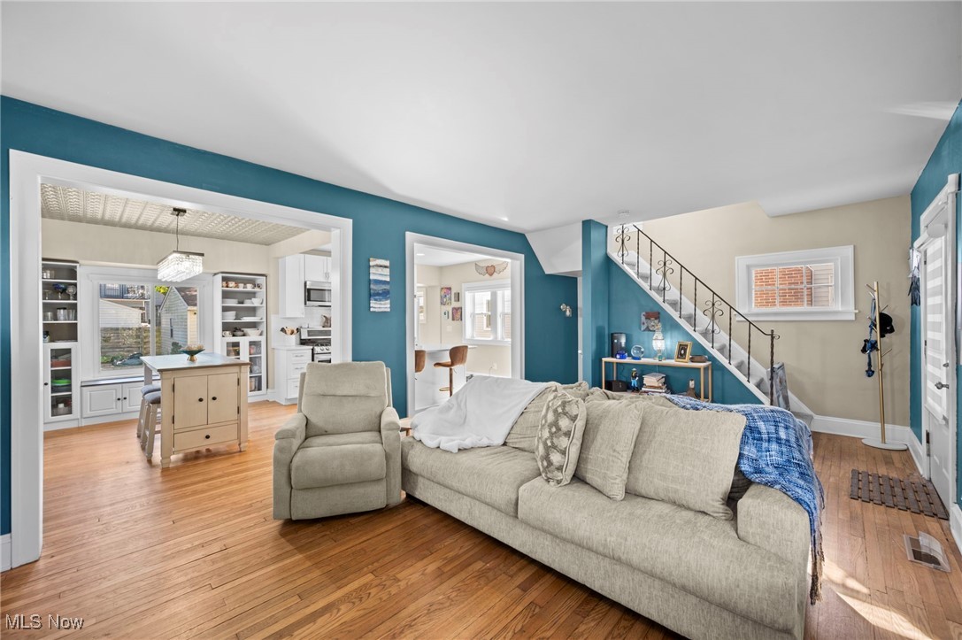 Lakewood, Ohio 44107, United States, 4 Bedrooms Bedrooms, ,4 BathroomsBathrooms,Residential,Active,222073