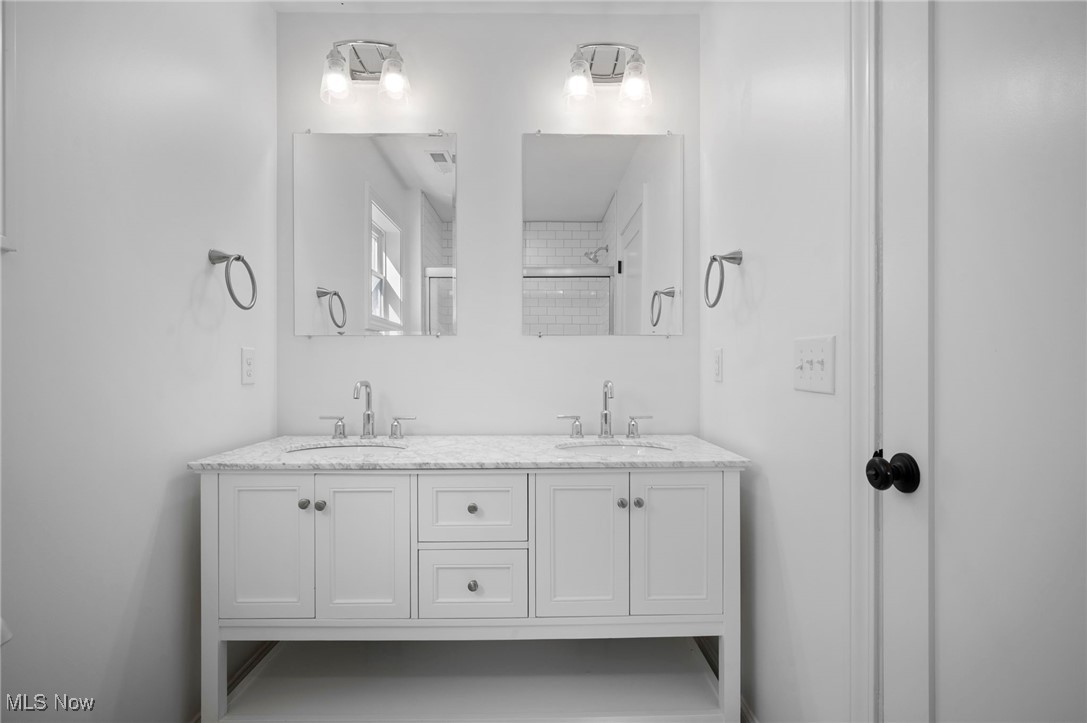 Lakewood, Ohio 44107, United States, 4 Bedrooms Bedrooms, ,4 BathroomsBathrooms,Residential,Active,222073