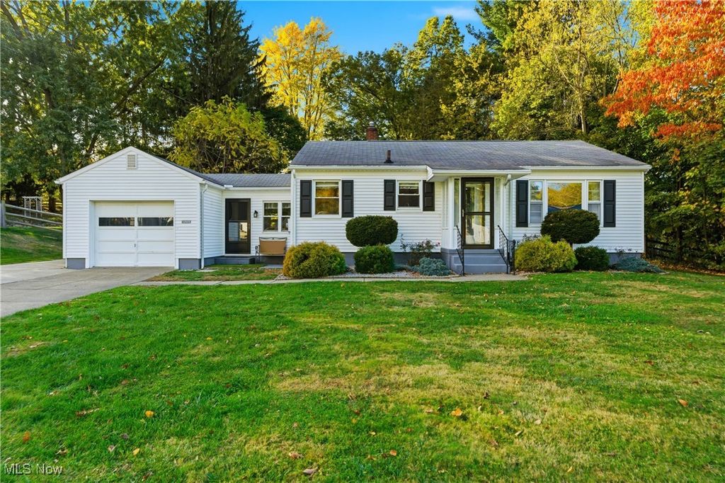 Photo of 12855 Redwood Avenue NW, Uniontown, OH 44685 (MLS # 5168061)