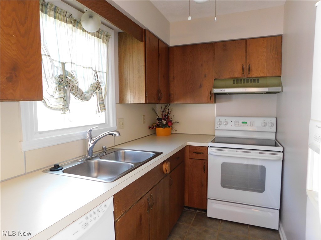 Maple Creek Condo Estates - Residential