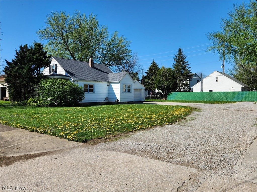 Photo of 2103 Putnam Street, Sandusky, OH 44870 (MLS # 5201878)