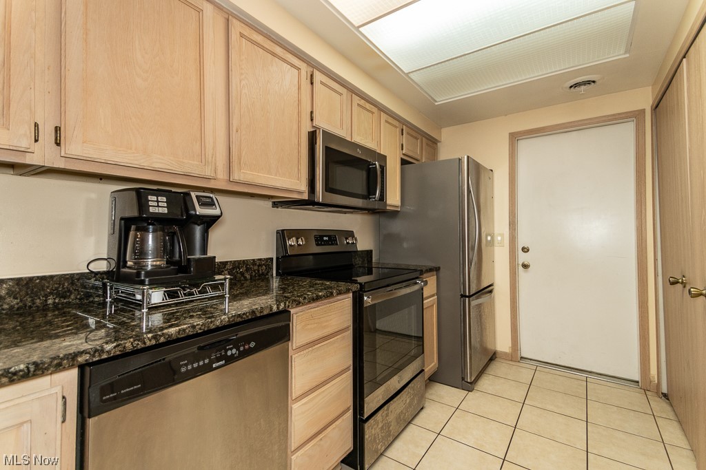 Villas At Mentor On The Lake Condo - Residential