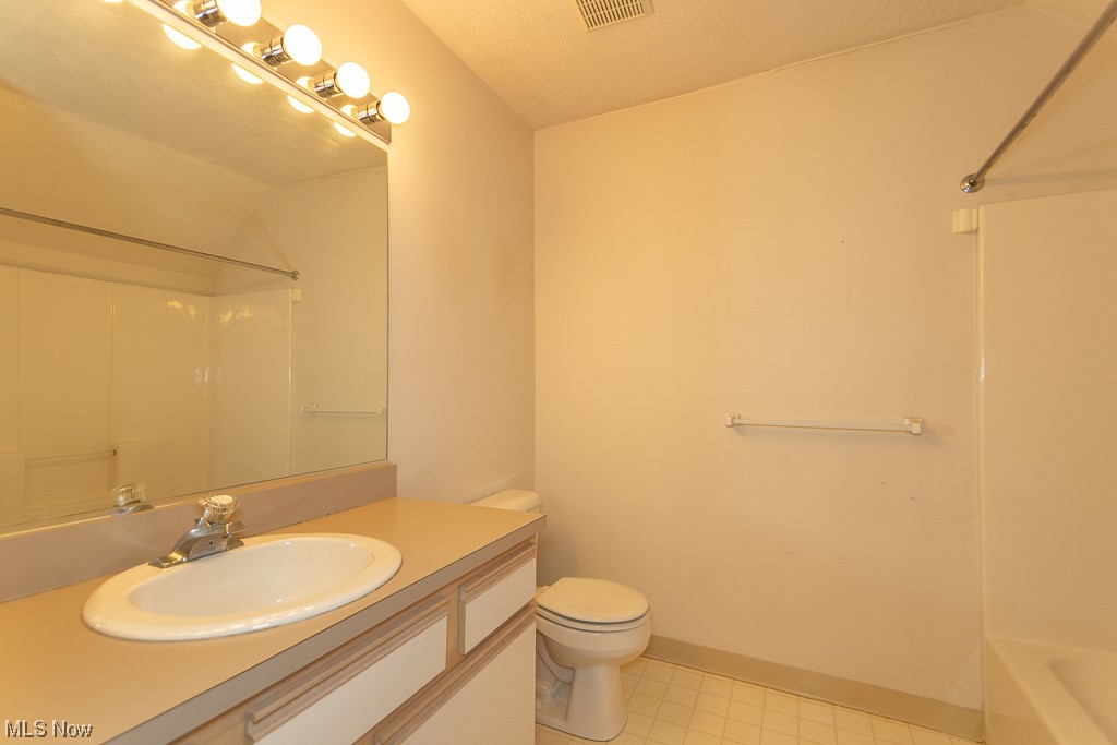 Villas At Mentor On The Lake Condo - Residential