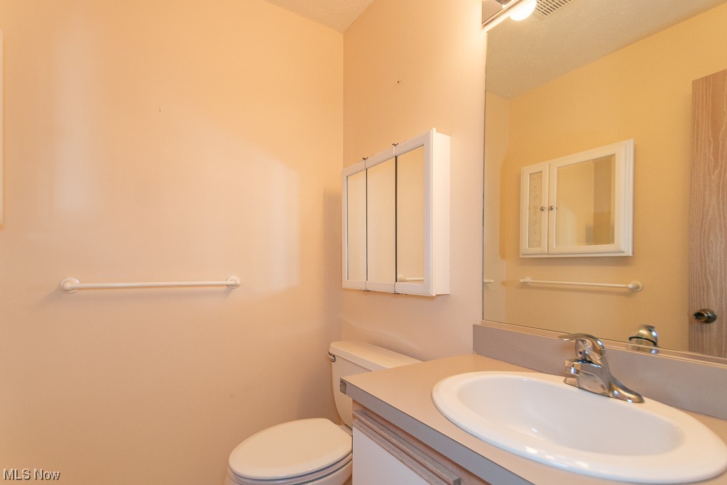 Villas At Mentor On The Lake Condo - Residential