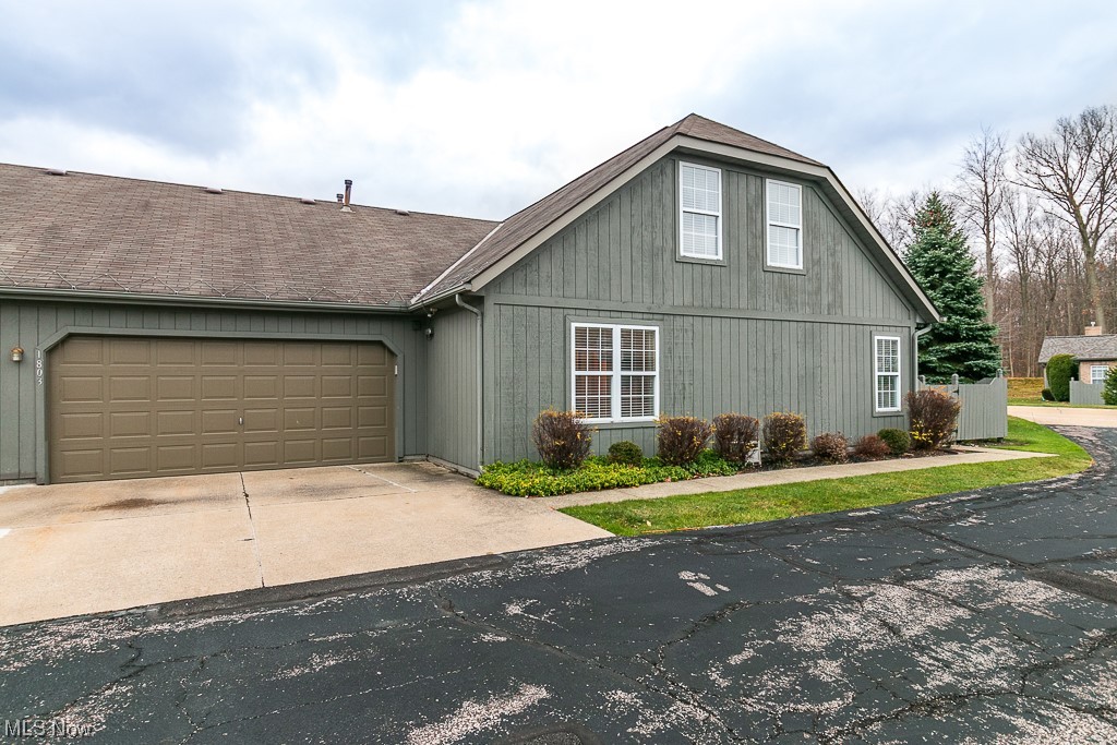 Villas At Mentor On The Lake Condo - Residential