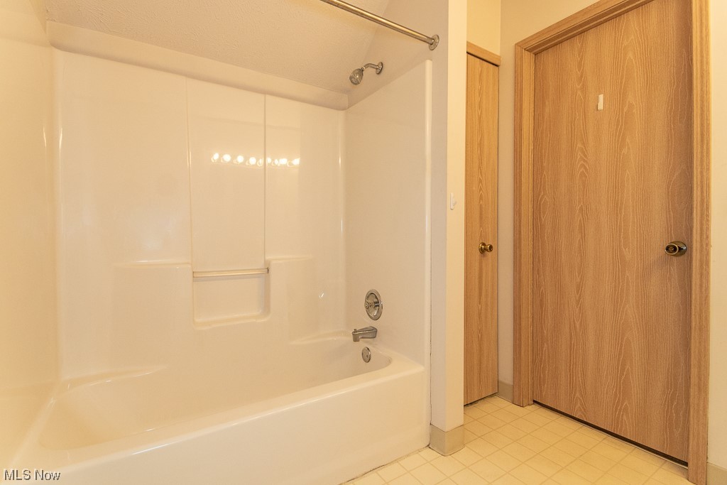 Villas At Mentor On The Lake Condo - Residential