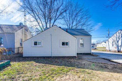 Tiny photo for 2808 Kirby Avenue NE, Canton, OH 44705 (MLS # 5189559)