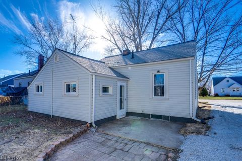 Tiny photo for 2808 Kirby Avenue NE, Canton, OH 44705 (MLS # 5189559)