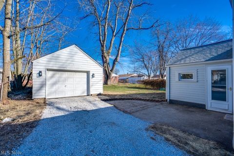 Tiny photo for 2808 Kirby Avenue NE, Canton, OH 44705 (MLS # 5189559)